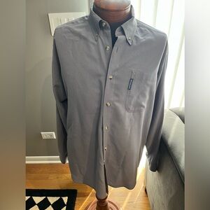 Handsome Columbia men’s button down shirt.  In good condition. Size xl.